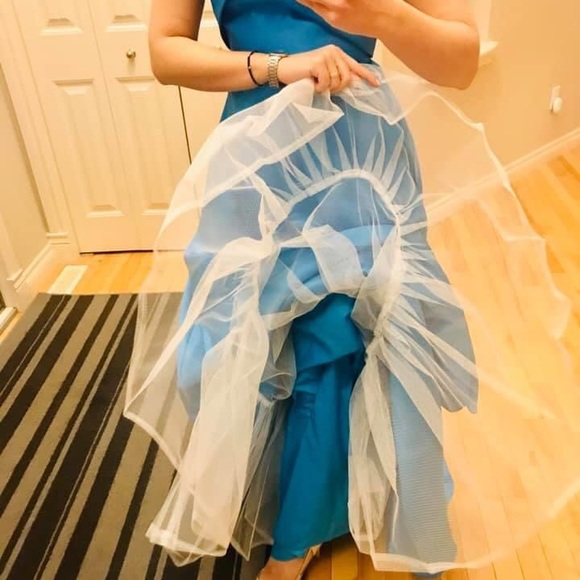 Monique L’huillier designer dress - Picture 8 of 9